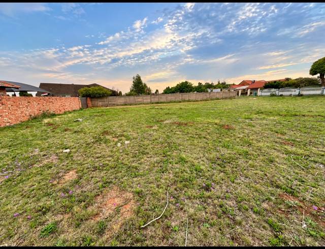 1,028M² VACANT LAND FOR SALE IN RIVERSDALE